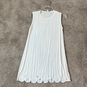 Acting Pro, Sleeveless top/dress, size M, lazer scallop hem.